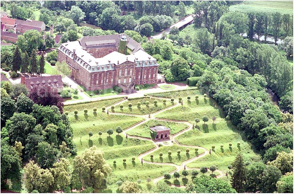 Aerial photograph Burgscheidungen - 11.07.2004 Blick auf das Schloss Burgscheidungen Schloss und Schlosspark sind heute Bestandteil der Gartenträume - Historische Parks und Schlösser in Sachsen-Anhalt. Gemeindeverwaltung Burgscheidungen Schlossbergstr. 54 06636 Burgscheidungen Tel. (03 44 62) 2 05 44 Schloss wird derzeit rekonstruiert und ist geschlossen / Park ist ganzjährig zugänglich.