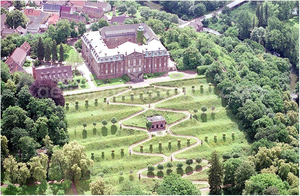 Burgscheidungen from the bird's eye view: 11.07.2004 Blick auf das Schloss Burgscheidungen Schloss und Schlosspark sind heute Bestandteil der Gartenträume - Historische Parks und Schlösser in Sachsen-Anhalt. Gemeindeverwaltung Burgscheidungen Schlossbergstr. 54 06636 Burgscheidungen Tel. (03 44 62) 2 05 44 Schloss wird derzeit rekonstruiert und ist geschlossen / Park ist ganzjährig zugänglich.