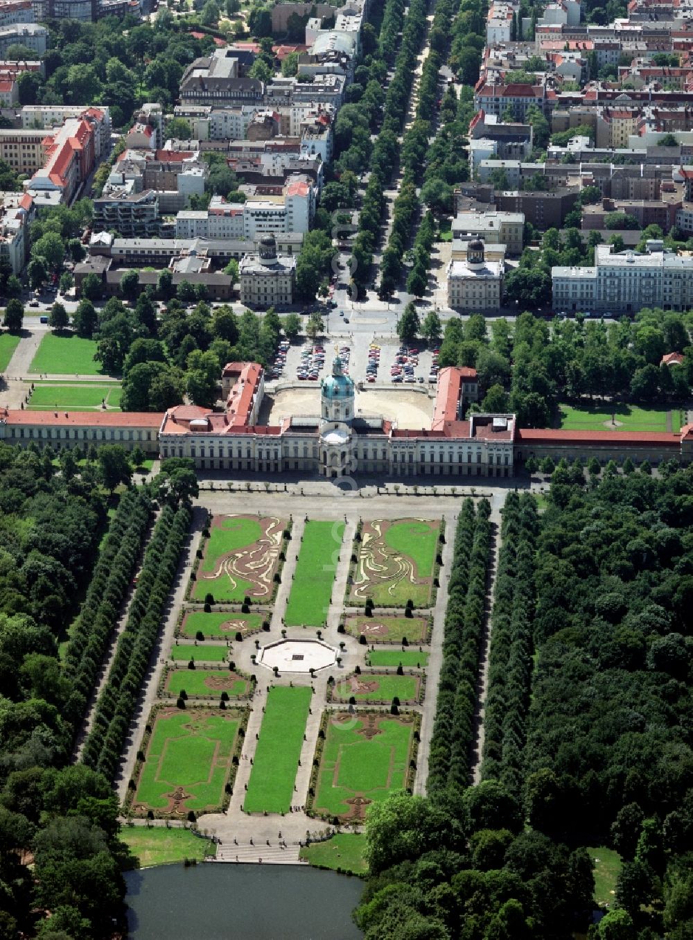 Berlin from the bird's eye view: Charlottenburg Palace is located in the Charlottenburg district of the Charlottenburg-Wilmersdorf district of Berlin. It belongs to the Foundation for Prussian Palaces and Gardens Foundation Berlin-Brandenburg