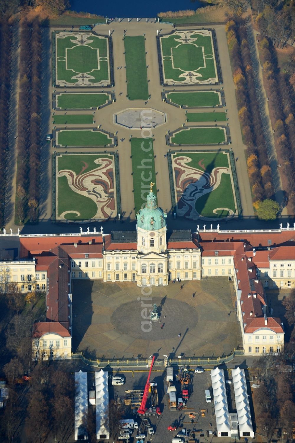 Berlin from the bird's eye view: Charlottenburg Palace is located in the Charlottenburg district of the Charlottenburg-Wilmersdorf district of Berlin. It belongs to the Foundation for Prussian Palaces and Gardens Foundation Berlin-Brandenburg