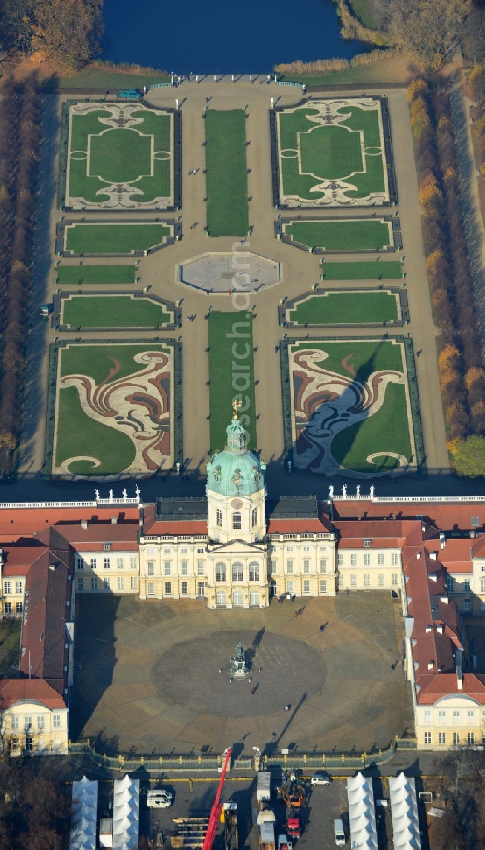 Aerial image Berlin - Charlottenburg Palace is located in the Charlottenburg district of the Charlottenburg-Wilmersdorf district of Berlin. It belongs to the Foundation for Prussian Palaces and Gardens Foundation Berlin-Brandenburg