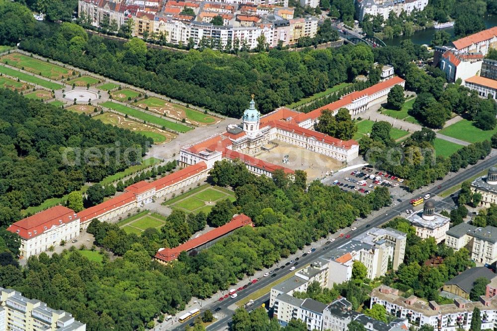 Aerial image Berlin - Charlottenburg Palace in Berlin on Spandauer Damm