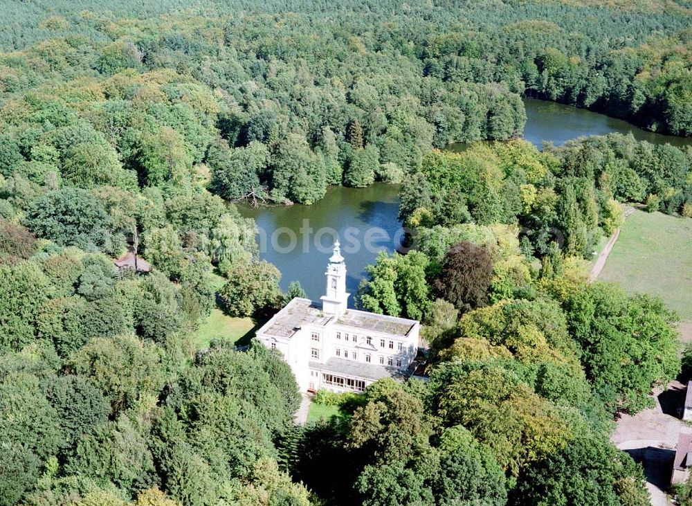 Schönwalde / Brandenburg from above - Schloß Dammsmühl bei Schönwalde in Brandenburg.