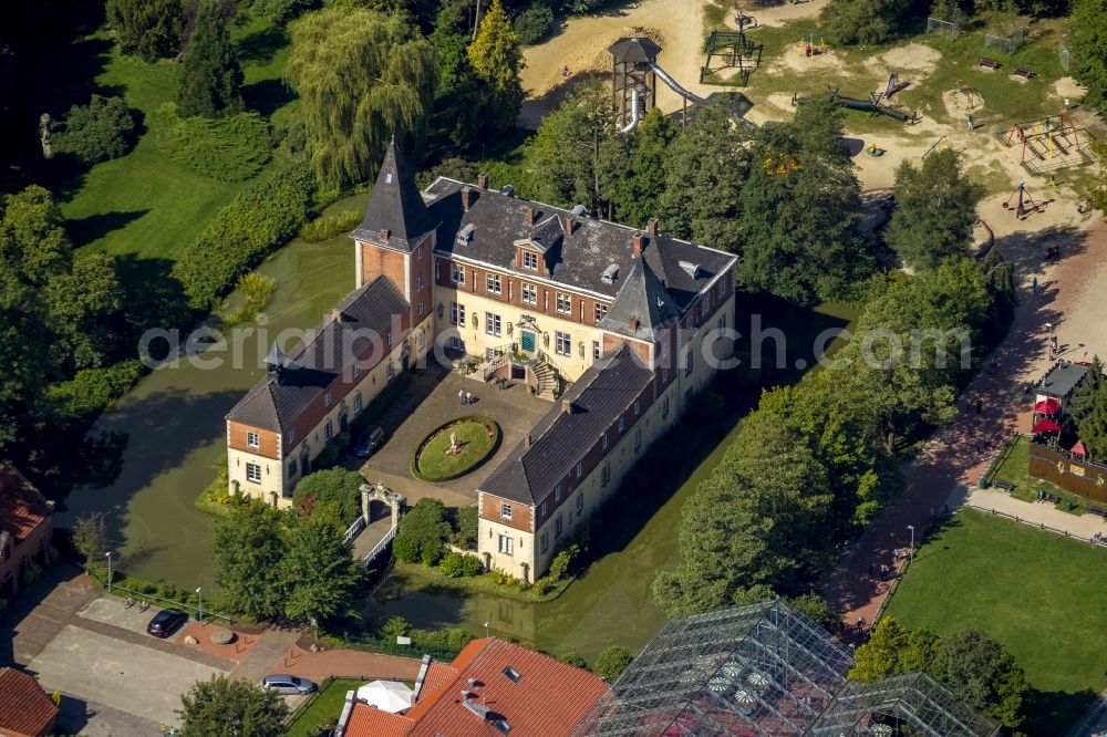 Aerial photograph Haren Ems - Dankern castle in Haren (Ems) in the state Lower Saxony. The castle is a part of the facility of Schloss Dankern holiday resort