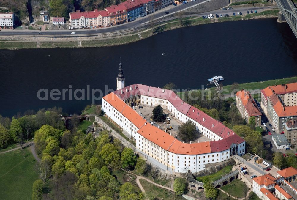 Tetschen-Bodenbach, Decin from above - Decin Castle on the banks of the Elbe in the Czech Republic
