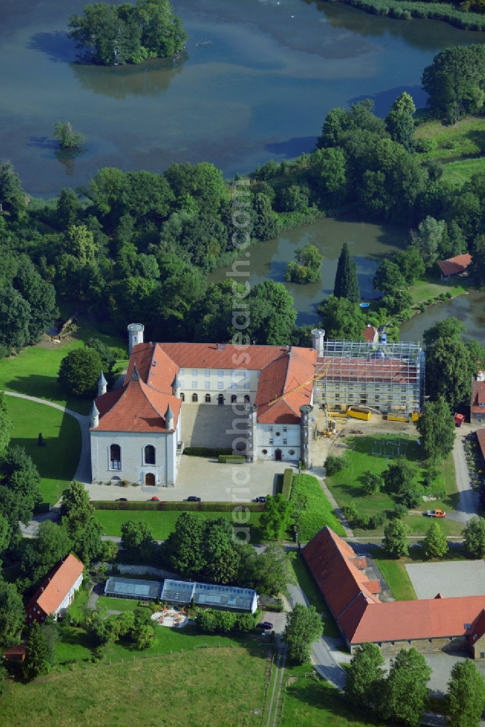 Derneburg from the bird's eye view: Castle Derneburg in Derneburg in the community Holle in Lower Saxony