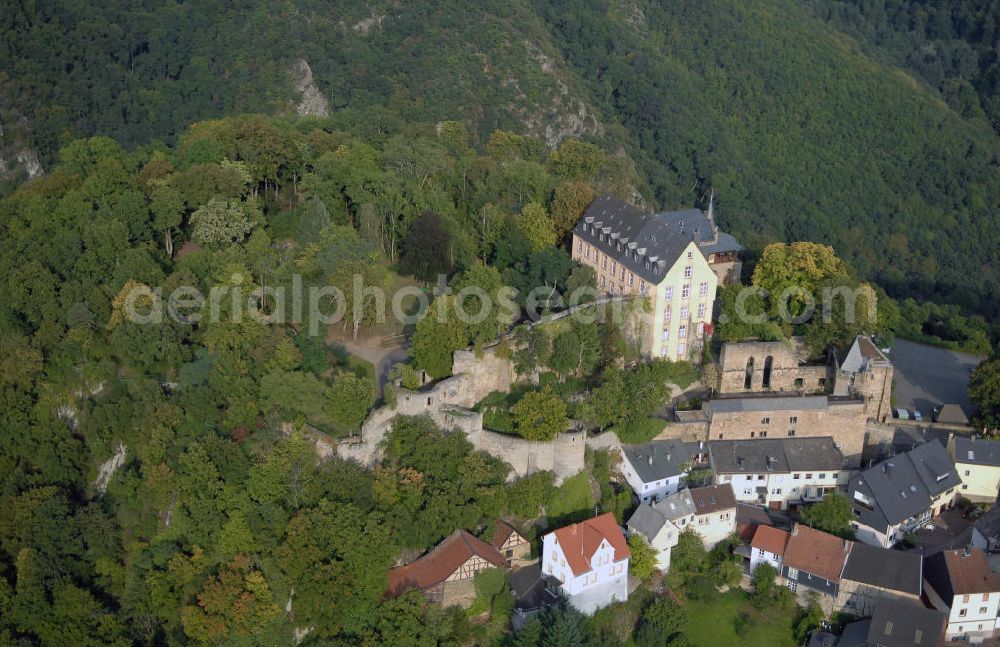 Hochstetten - Dhaun from the bird's eye view: Blick auf das Schloss Dhaun im Hunsrück, Rheinland - Pfalz. Das Schloss wurde als Burg im 13. Jahrhundert errichtet und 1729 zu einem barocken Schloss umgebaut. Die Anlage diente dem Schutz des Territoriums der Rheingrafen. Aufgrund einer Zerstörung im 19. Jahrhundert gilt die Anlage als eine Ruine, denn es erfolgte nur ein teilweiser Wiederaufbau. Kontakt: Schloss Dhaun, 55606 Hochstetten - Dhaun, Tel. +49(0)6752 93840, Telefax +49(0)6752 3837