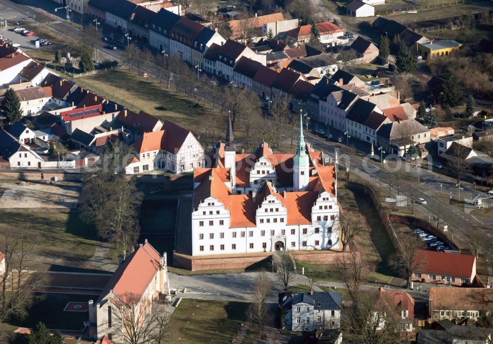 Doberlug-Kirchhain from the bird's eye view: The castle, completed in the Renaissance style in the second half of the 17th century, symbolizing the year, because it consists of an entrance gate (year), twelve gables (months), fifty-two rooms (weeks) and three hundred sixty five windows (days)