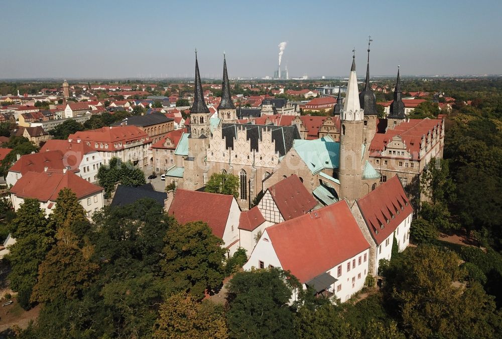 Aerial image Merseburg (Saale) - View of Castle and the Cathedral of St. Johannes and St. Laurentius, a building in the street with the Romanesque in Merseburg in Saxony-Anhalt