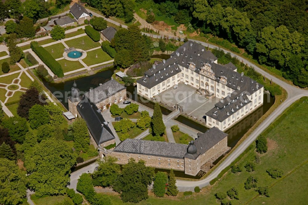 Engelskirchen OT Ehreshoven from the bird's eye view: View of the castle Ehreshoven in Engelskirchen in the state of North Rhine-Westphalia