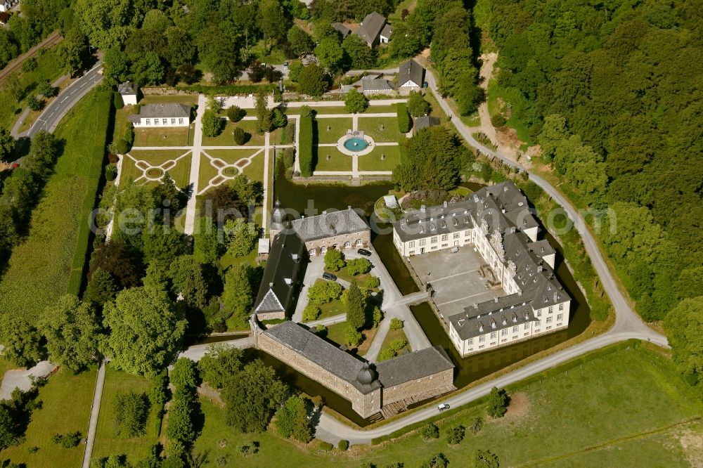 Aerial image Engelskirchen OT Ehreshoven - View of the castle Ehreshoven in Engelskirchen in the state of North Rhine-Westphalia