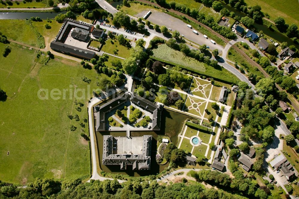 Aerial photograph Engelskirchen OT Ehreshoven - View of the castle Ehreshoven in Engelskirchen in the state of North Rhine-Westphalia