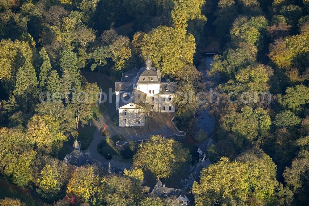 Aerial photograph Düsseldorf Eller - Eller Castle (formerly called home Eller) in the eponymous district of Dusseldorf in North Rhine-Westphalia NRW