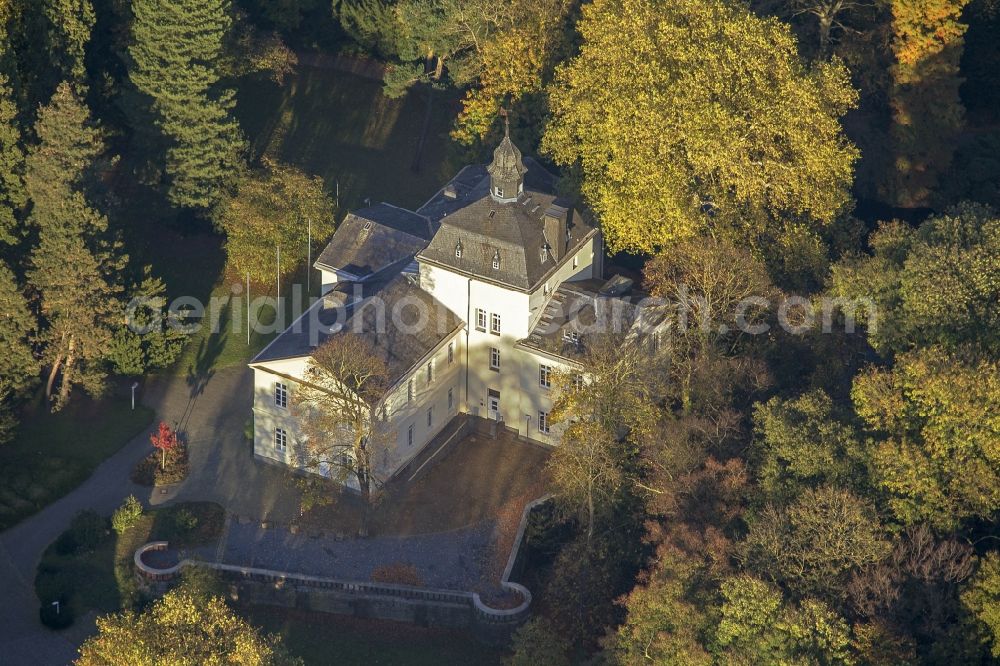 Düsseldorf Eller from above - Eller Castle (formerly called home Eller) in the eponymous district of Dusseldorf in North Rhine-Westphalia NRW