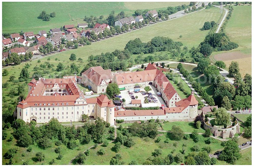 Ellwangen from the bird's eye view: 25.07.2004 Blick auf das Schloss ob Ellwangen Adresse: Schlossmuseum Ellwangen Schloss 12, 73479 Ellwangen (Jagst) Tel.: 07961 / 54380, Fax: 07961 / 969365 e-mail: info@schlossmuseum-ellwangen.de