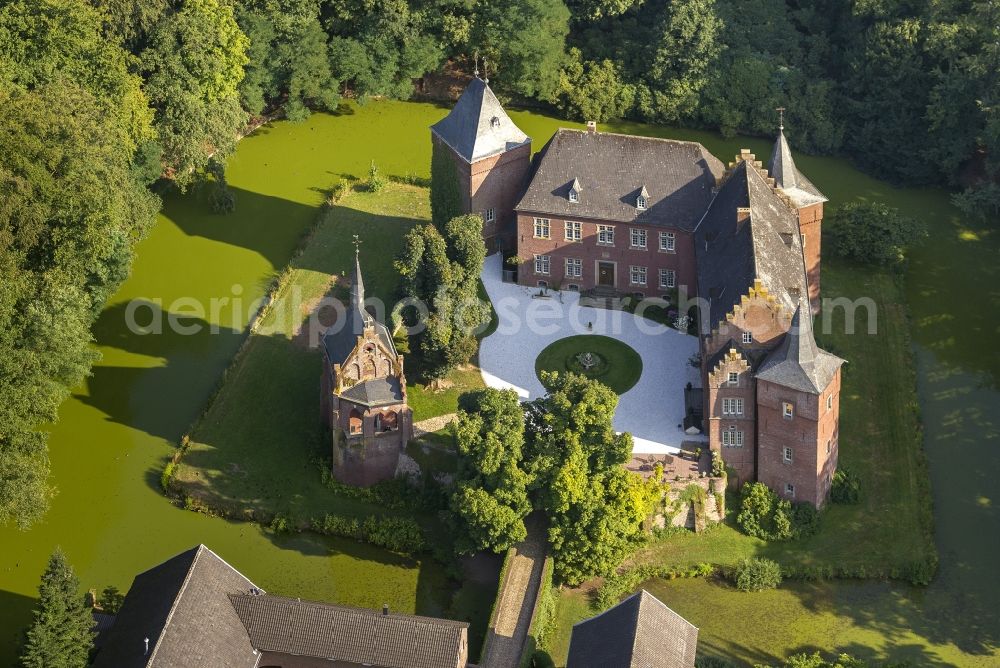 Wassenberg from the bird's eye view: Elsum castle in the town of Wassenberg in North Rhine-Westphalia