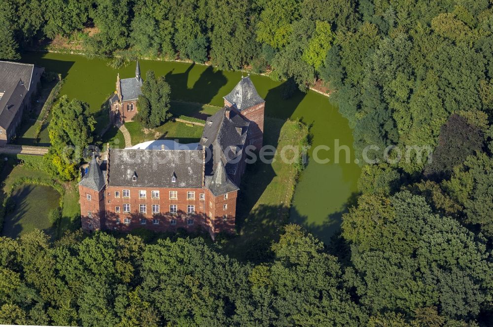 Wassenberg from the bird's eye view: Elsum castle in the town of Wassenberg in North Rhine-Westphalia