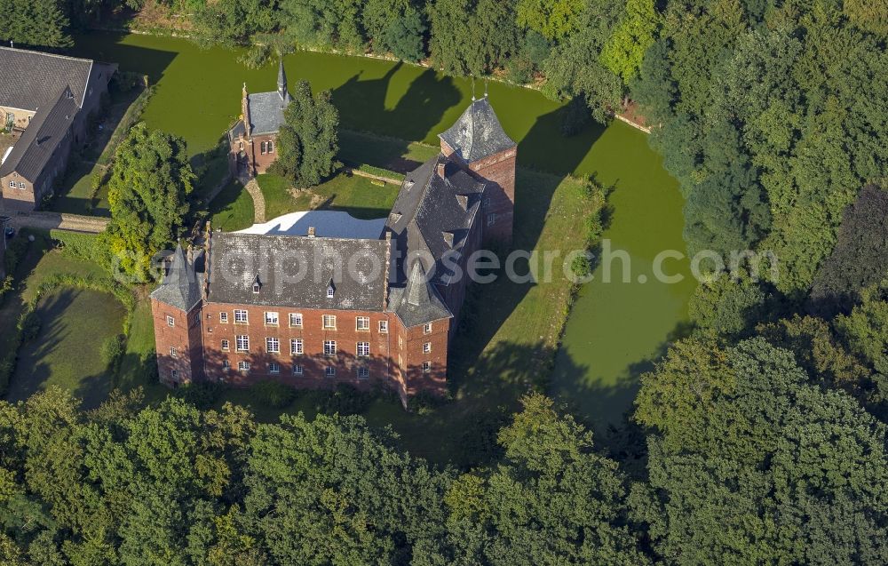 Aerial image Wassenberg - Elsum castle in the town of Wassenberg in North Rhine-Westphalia