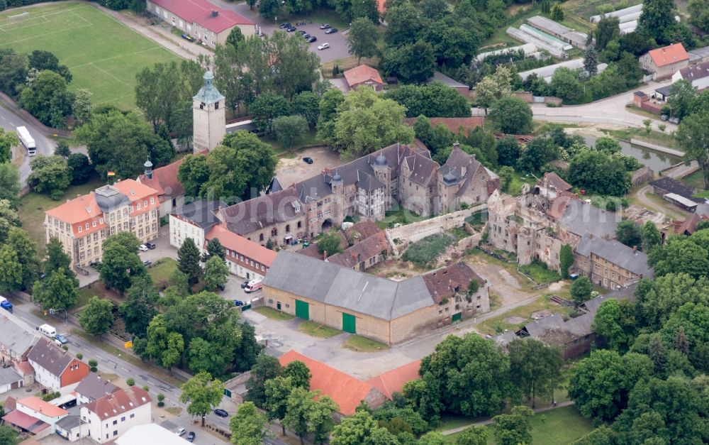 Aerial image Erxleben - View on the building of Schloss Erxleben, Erxleben, Saxony-Anhalt. The Castle originated from a medieval castle and was 1282 in the possession of the family of Alvensleben