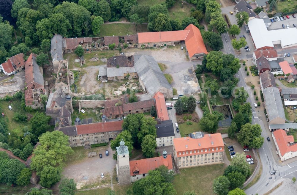 Aerial image Erxleben - View on the building of Schloss Erxleben, Erxleben, Saxony-Anhalt. The Castle originated from a medieval castle and was 1282 in the possession of the family of Alvensleben