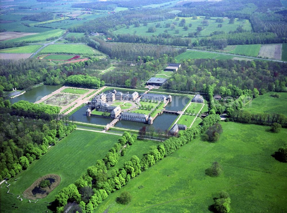 Nordkirchen from the bird's eye view: Palace of the Fachhochschule fuer Finanzen Nordrhein Westfalen library on Schlossstrasse in Nordkirchen in the state North Rhine-Westphalia, Germany