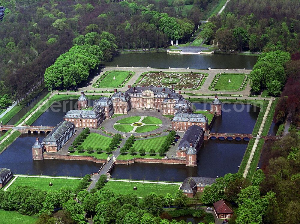 Aerial photograph Nordkirchen - Palace of the Fachhochschule fuer Finanzen Nordrhein Westfalen library on Schlossstrasse in Nordkirchen in the state North Rhine-Westphalia, Germany