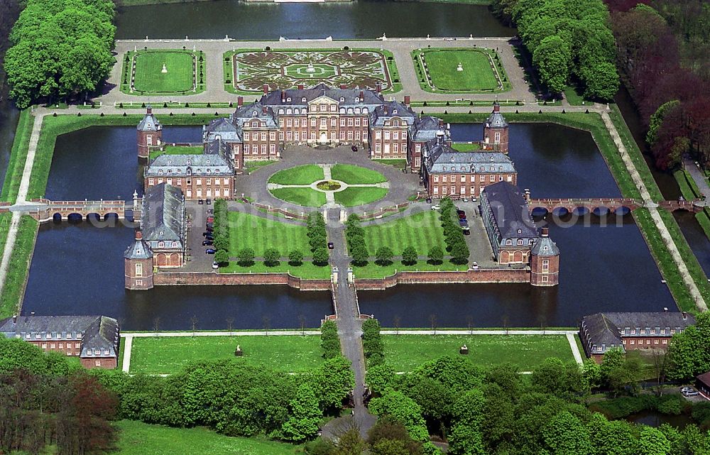 Aerial image Nordkirchen - Palace of the Fachhochschule fuer Finanzen Nordrhein Westfalen library on Schlossstrasse in Nordkirchen in the state North Rhine-Westphalia, Germany