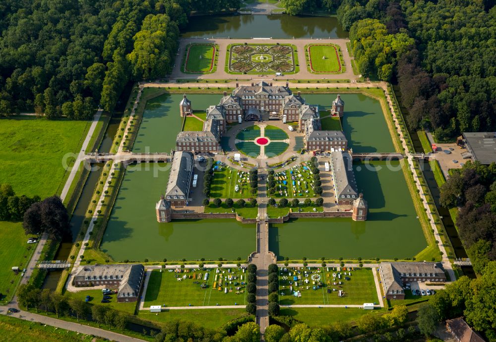 Aerial photograph Nordkirchen - Palace of the Fachhochschule fuer Finanzen Nordrhein Westfalen library on Schlossstrasse in Nordkirchen in the state North Rhine-Westphalia, Germany