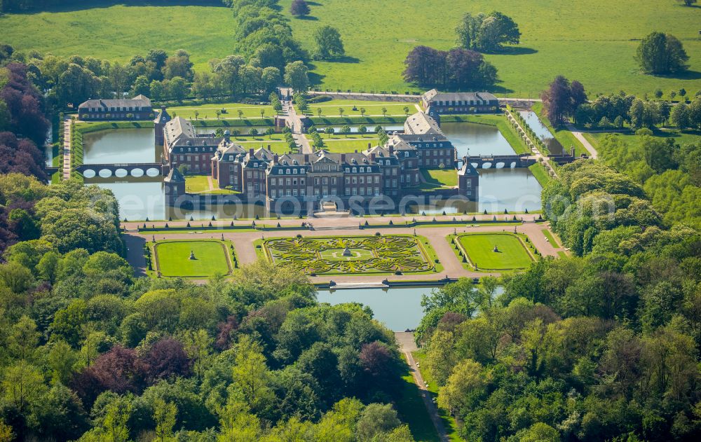 Aerial photograph Nordkirchen - Palace of the Fachhochschule fuer Finanzen Nordrhein Westfalen library on Schlossstrasse in Nordkirchen in the state North Rhine-Westphalia, Germany