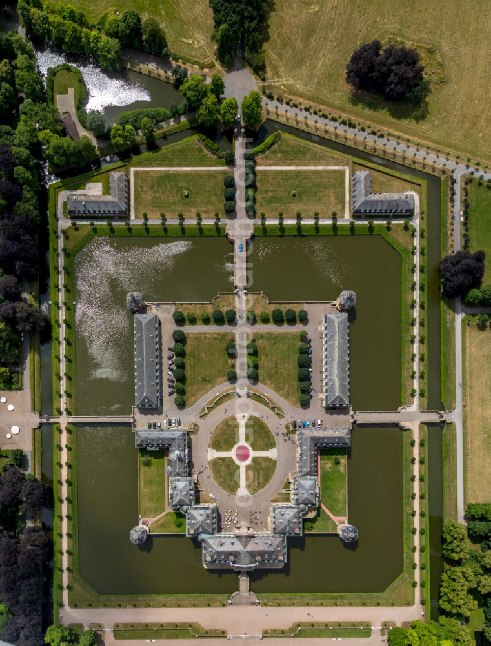 Nordkirchen from above - Palace of the Fachhochschule fuer Finanzen Nordrhein Westfalen library on Schlossstrasse in Nordkirchen in the state North Rhine-Westphalia, Germany