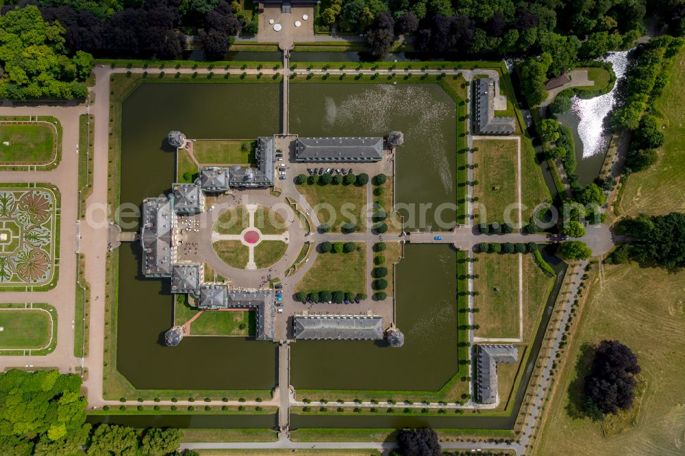 Nordkirchen from the bird's eye view: Palace of the Fachhochschule fuer Finanzen Nordrhein Westfalen library on Schlossstrasse in Nordkirchen in the state North Rhine-Westphalia, Germany