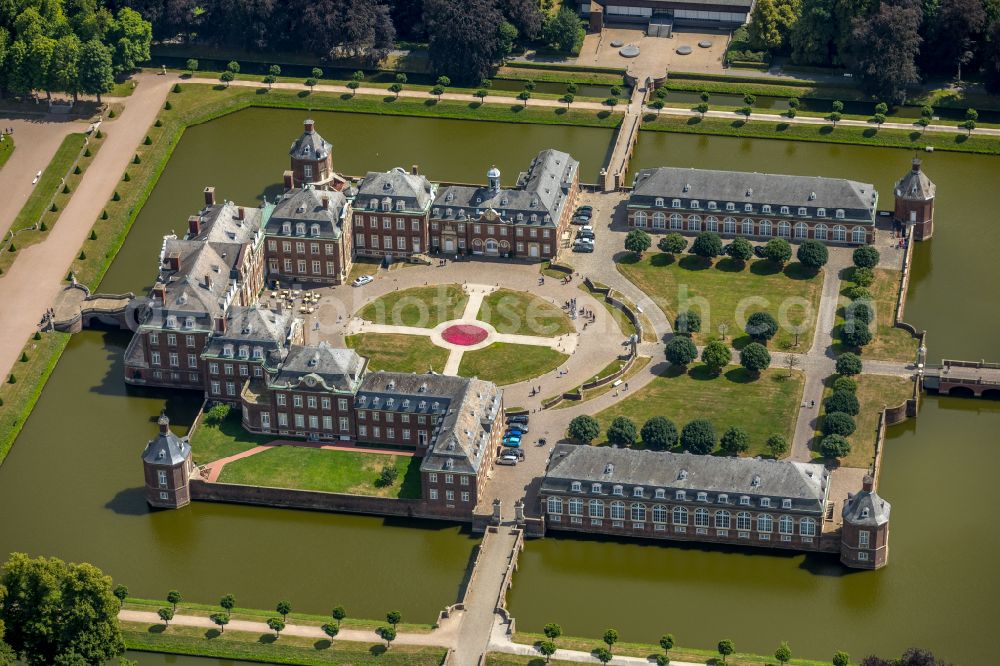 Aerial image Nordkirchen - Palace of the Fachhochschule fuer Finanzen Nordrhein Westfalen library on Schlossstrasse in Nordkirchen in the state North Rhine-Westphalia, Germany