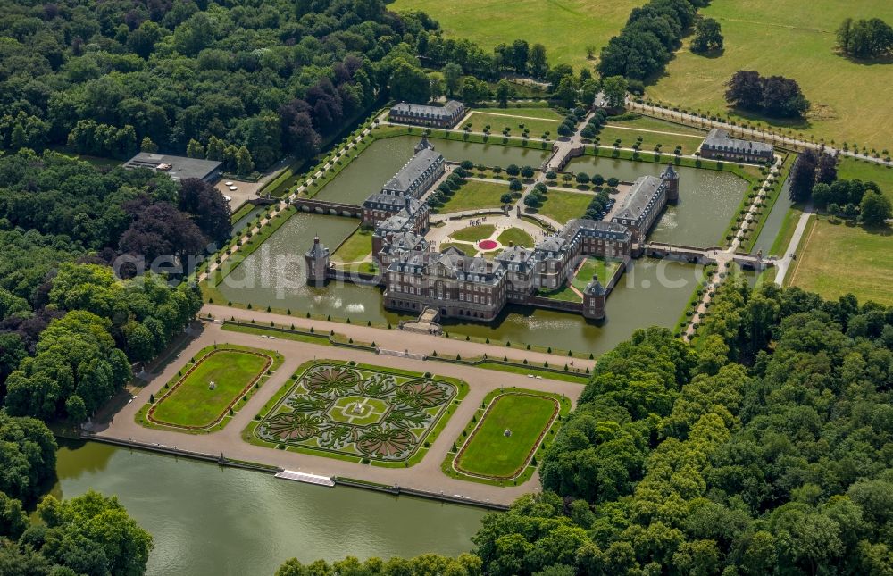 Aerial photograph Nordkirchen - Palace of the Fachhochschule fuer Finanzen Nordrhein Westfalen library on Schlossstrasse in Nordkirchen in the state North Rhine-Westphalia, Germany