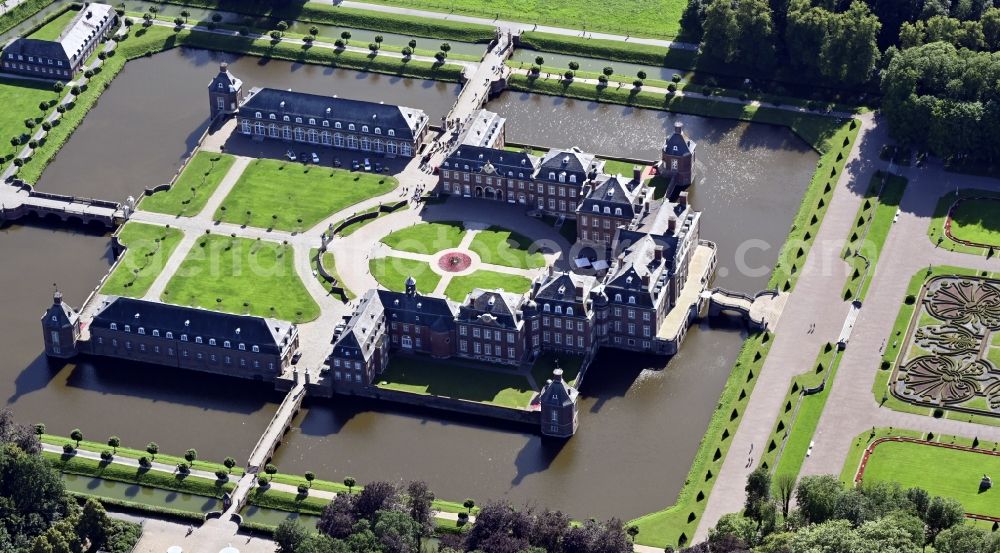 Nordkirchen from the bird's eye view: Palace of the Fachhochschule fuer Finanzen Nordrhein Westfalen library on Schlossstrasse in Nordkirchen in the state North Rhine-Westphalia, Germany