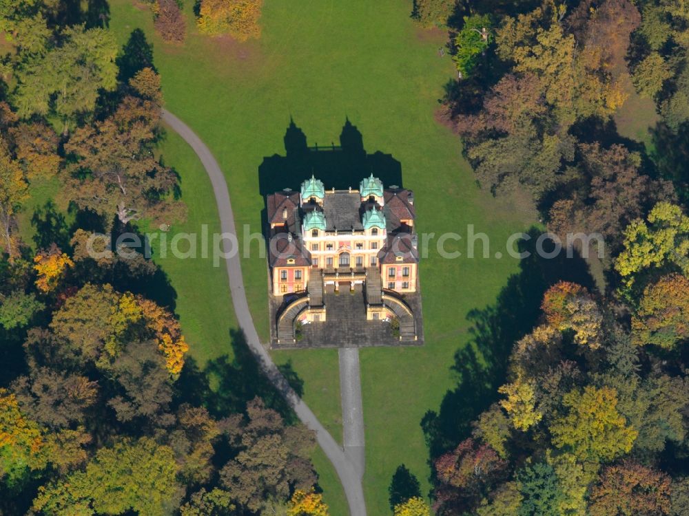 Aerial photograph Ludwigsburg - Castle Favorite in the center of Ludwigsburg in the state of Baden-Württemberg. North of Residence Castle in the city center, on a hill in the Favorite park lies the hunting and forest castle Favorite. It was completely refurbished in 1983
