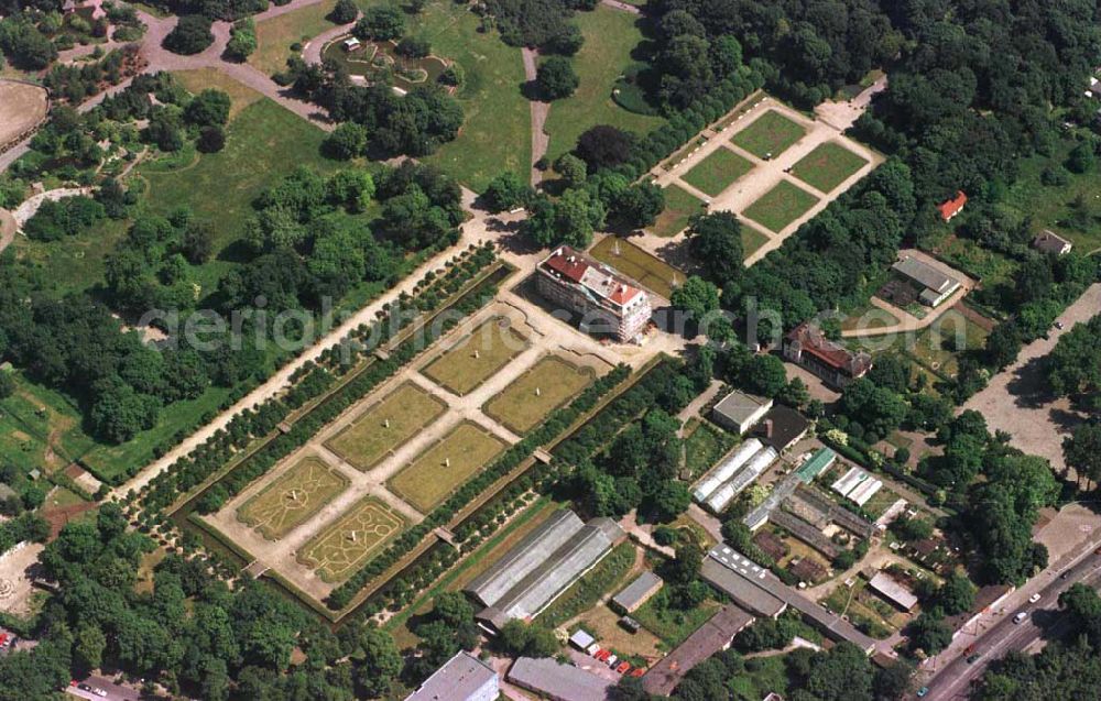 Aerial image Berlin-Lichtenberg - Schloß Friedrichsfelde im Berliner Tierpark.