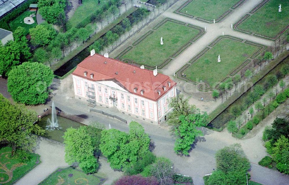 Berlin-Lichtenberg from above - Schloß Friedrichsfelde im Tierpark in Berlin-Lichtenberg.