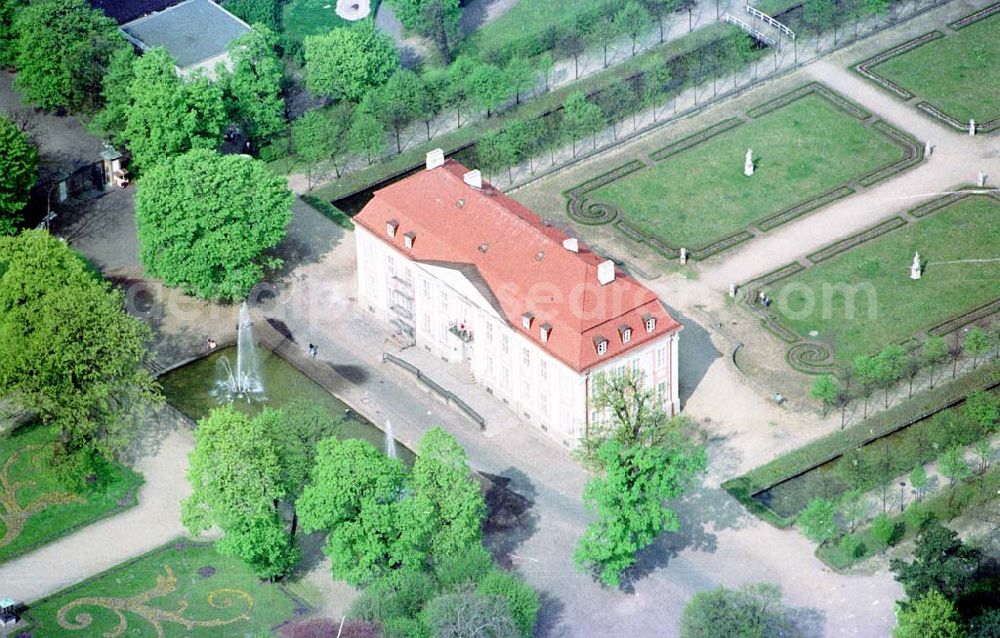 Berlin-Lichtenberg from the bird's eye view: Schloß Friedrichsfelde im Tierpark in Berlin-Lichtenberg.