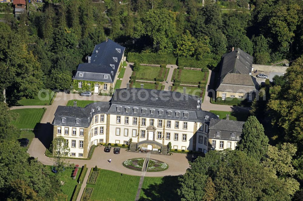 Bad Wünnenberg from the bird's eye view: Das Schloss Fürstenberg im gleichnamigen Ortsteil von Bad Wünnenberg. Das heutige Schloss wurde im 18. Jahrhundert errichtet und ist im Besitz des Geschlechts der Westphalen. The Castle Furstenberg in the same-named district of Bad Wunnenberg.