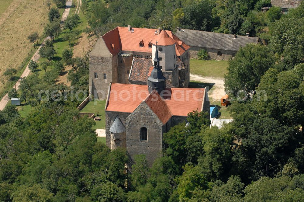 Aerial image Goseck - 27.07.2009 Blick auf das Schloss Goseck in Sachsen-Anhalt, das in der gleichnamigen Stadt an der Saale liegt. Heute hat hier das „Europäische Musik- und Kulturzentrum Schloss Goseck“ und das Musiklabel RAUMKLANG seinen Sitz.