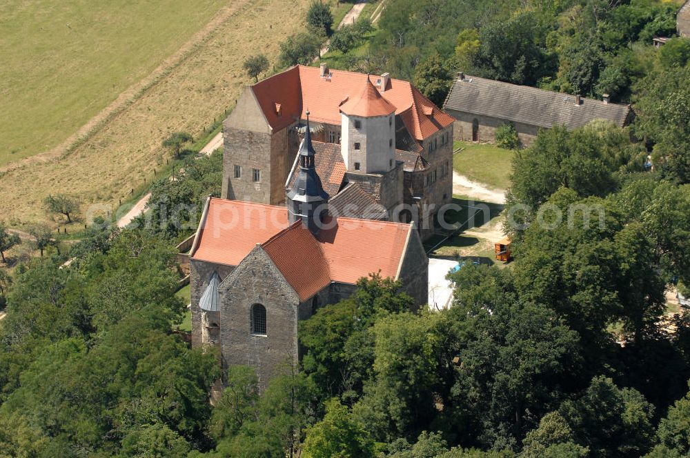 Aerial photograph Goseck - 27.07.2009 Blick auf das Schloss Goseck in Sachsen-Anhalt, das in der gleichnamigen Stadt an der Saale liegt. Heute hat hier das „Europäische Musik- und Kulturzentrum Schloss Goseck“ und das Musiklabel RAUMKLANG seinen Sitz.