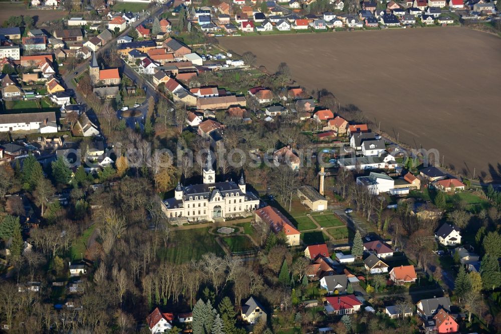 Aerial image Stahnsdorf - Castle Gueterfelde in Stahnsdorf in Brandenburg