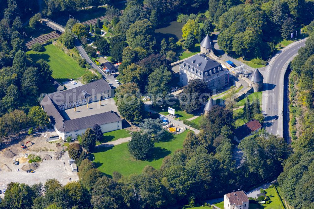 Aerial photograph Velbert - View of the castle Hardenberg in the district of Neviges in Velbert in the state of North Rhine-Westphalia