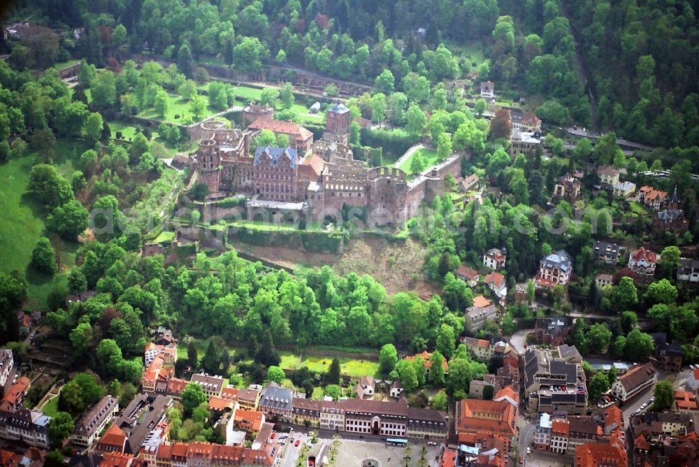 Heidelberg from the bird's eye view: Schloss Heidelberg Castle with garden situated on the Old Town in Heidelberg in Baden-Wuerttemberg