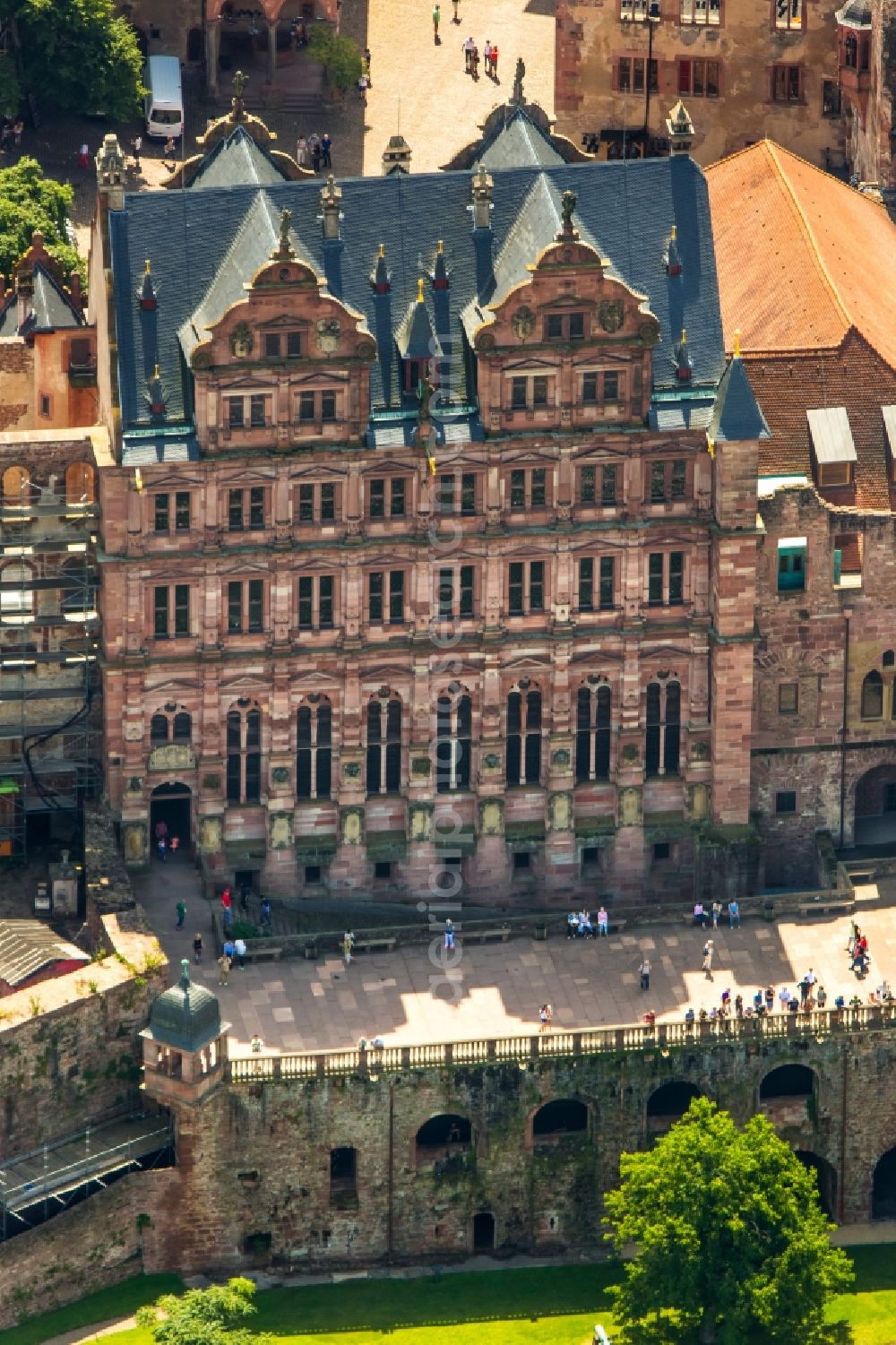 Aerial photograph Heidelberg - Heidelberg Castle with garden situated on the Old Town in Heidelberg in Baden-Wuerttemberg