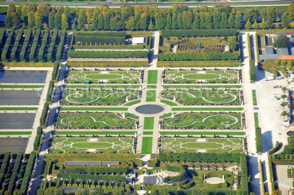 Hannover from the bird's eye view: Baustelle Schloss Herrenhausen in Hannover Niedersachsen. Das Schloss wird derzeit von der IVA Dr. A. Steiger KG, eine Tochtergesellschaft der Volkswagenstiftung, neu errichtet. Es wurde 1638 erbaut und im zweiten Weltkrieg von Bomben zerstört. Das wieder aufgebaute Schloss soll vor allem als modernes Tagungszentrum und Schlossmuseum fungieren. Currently The Castle Herrenhausen in Hannover Niedersachsen is under reconstruction from IVA Dr. A. Steiger KG. It was build in 1638 and was ruined by bombs in the second worldwar. The new Castle shall be used as a day-care centre and castle museum.