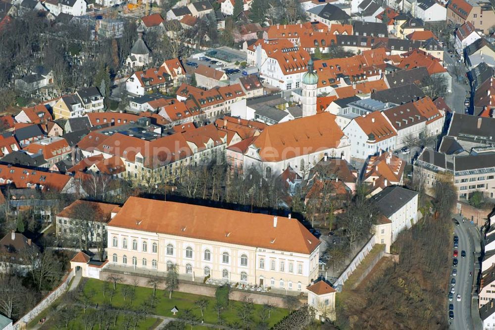 Dachau from above - , Blick auf das Schloss und Hofgarten Dachau. Schloss Dachau geht auf eine frühmittelalterliche Burg der Grafen von Dachau zurück. Schloss- u. Gartenverwaltung, Schlossstraße 7, 85221 Dachau, Tel. (0 81 31) 8 79 23, Fax (0 81 31) 7 85 73, Café Restaurant Schloss Dachau: Schlossstr. 2, 85221 Dachau, Telefon: 08131 / 45 43 660, Fax: 08131 / 45 43 661,