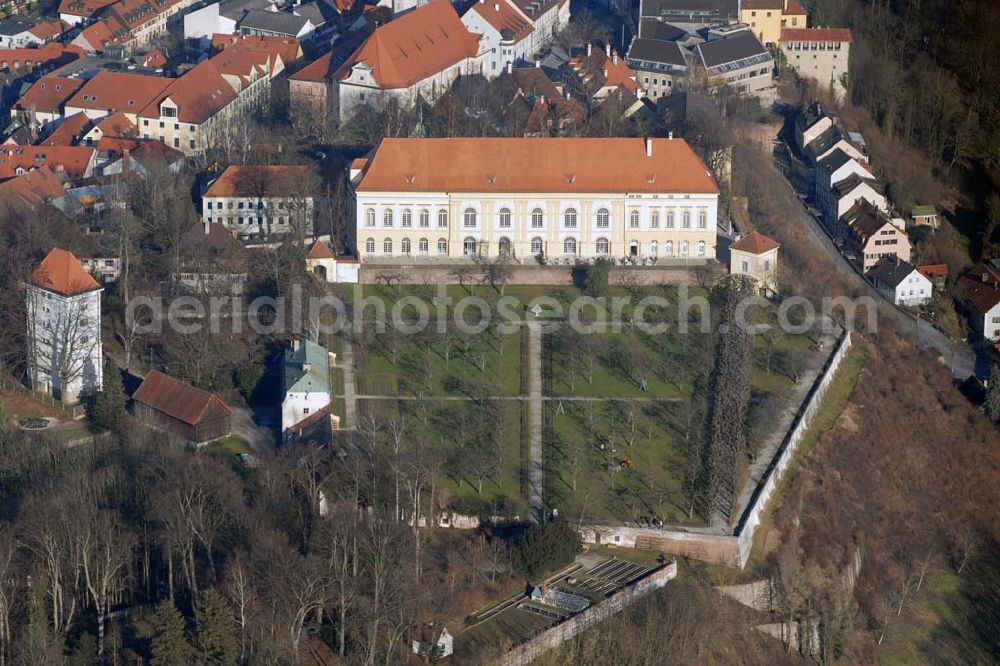 Dachau from the bird's eye view: , Blick auf das Schloss und Hofgarten Dachau. Schloss Dachau geht auf eine frühmittelalterliche Burg der Grafen von Dachau zurück. Schloss- u. Gartenverwaltung, Schlossstraße 7, 85221 Dachau, Tel. (0 81 31) 8 79 23, Fax (0 81 31) 7 85 73, Café Restaurant Schloss Dachau: Schlossstr. 2, 85221 Dachau, Telefon: 08131 / 45 43 660, Fax: 08131 / 45 43 661,