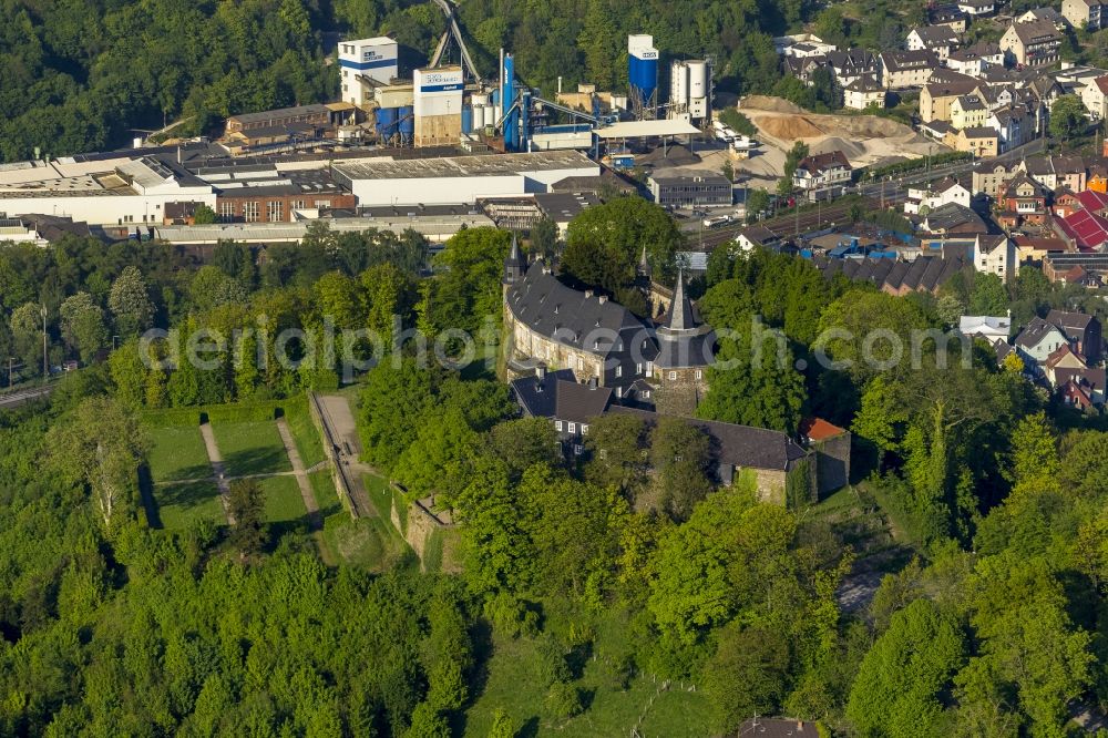 Aerial photograph Hagen - View of the Castle Hohenlimburg in Hagen in the state North Rhine-Westphalia. The Castle Hohenlimburg is a former hill castle at the Schlossberg. It is one of the few castles in Westphalia, which are widely preserved in their origin structure