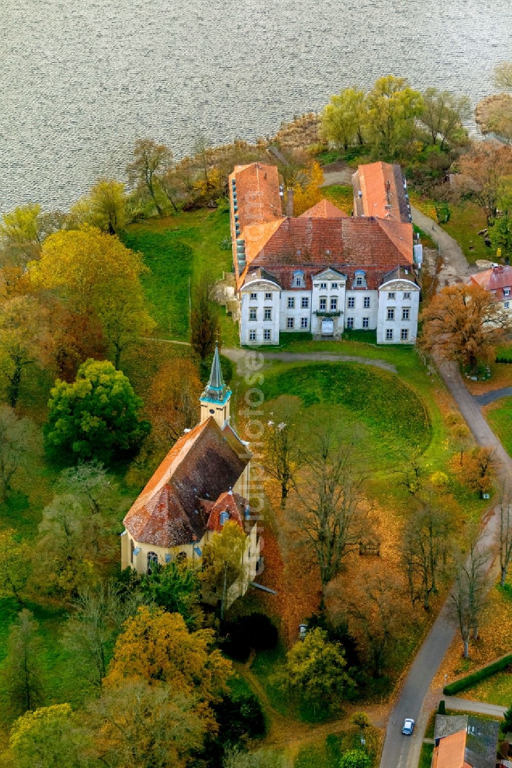 Aerial photograph Ivenack - View of the castle Ivenack in the state Mecklenburg-West Pomerania